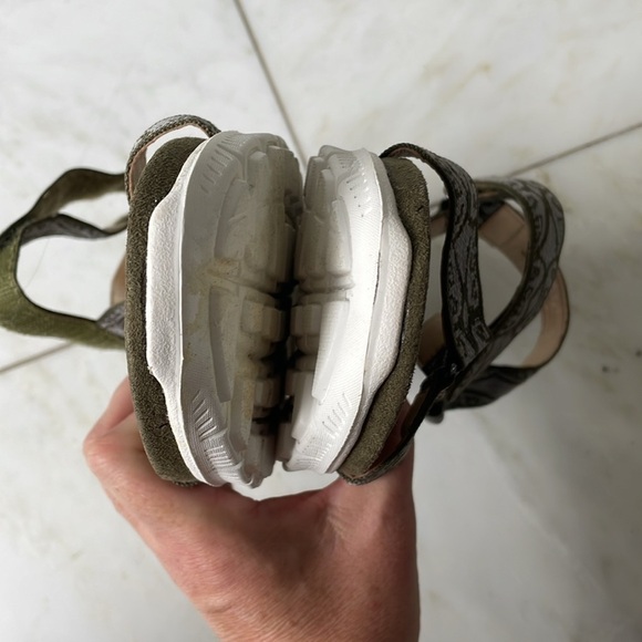 Cheeks Fit Body by Tony Little olive green and gray strap support sandal size 9 - Picture 9 of 11